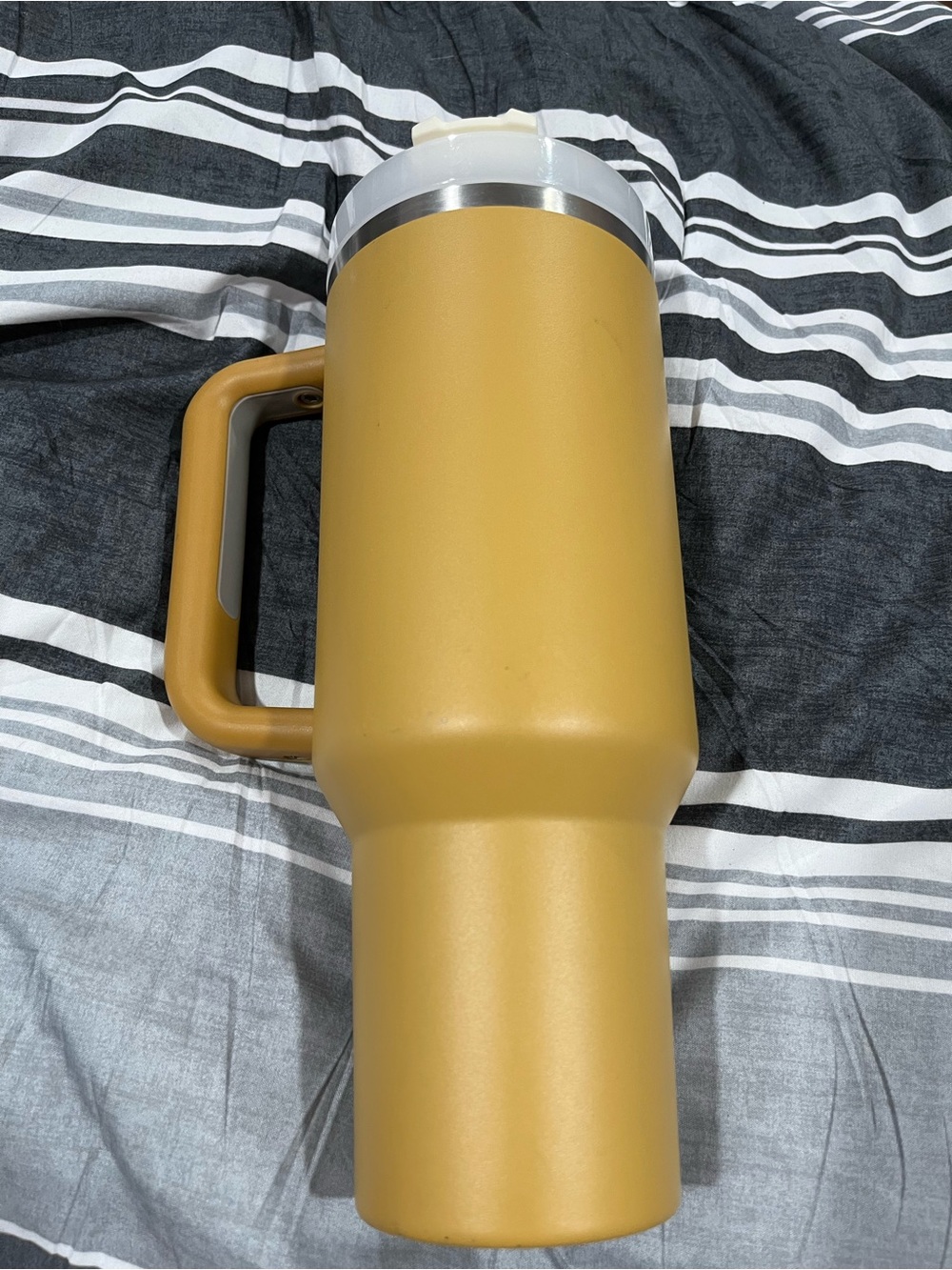 Stanley Mustard Yellow Travel Tumbler with Handle - Picture 4 of 7